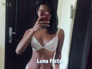 Luna_Foster